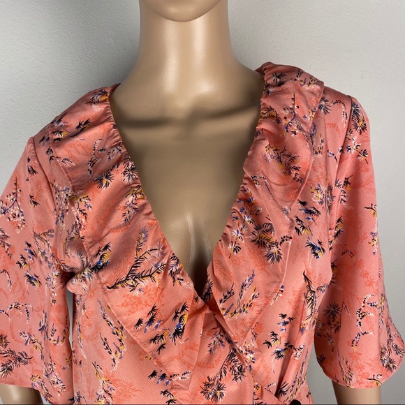 NEW TOPSHOP SHORT SLEEVE RUFFLE FLORAL PRINT MINI WRAP DRESS - Picture 4 of 9